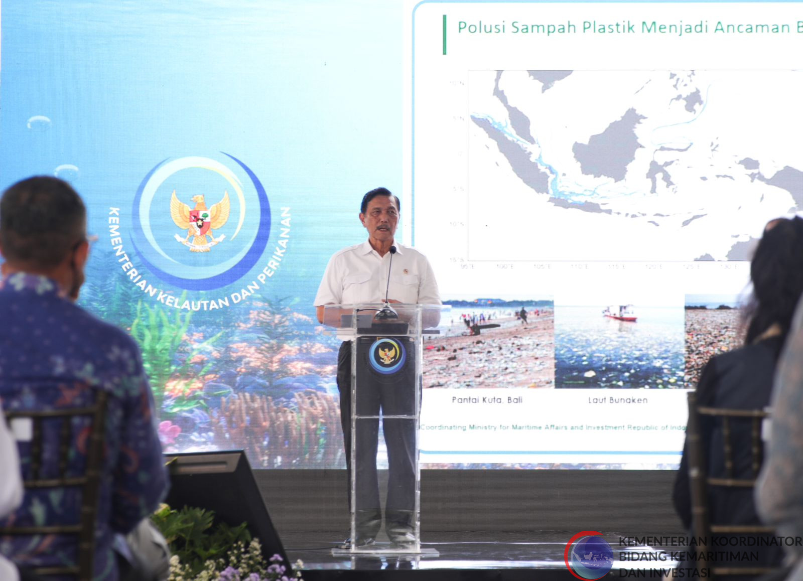 Dokumentasi Menko Menghadiri Acara Pencanangan Gerakan Nasional Bulan Cinta Laut di Taman Bhagawan, Badung, Bali, Kamis (27/10/2022)