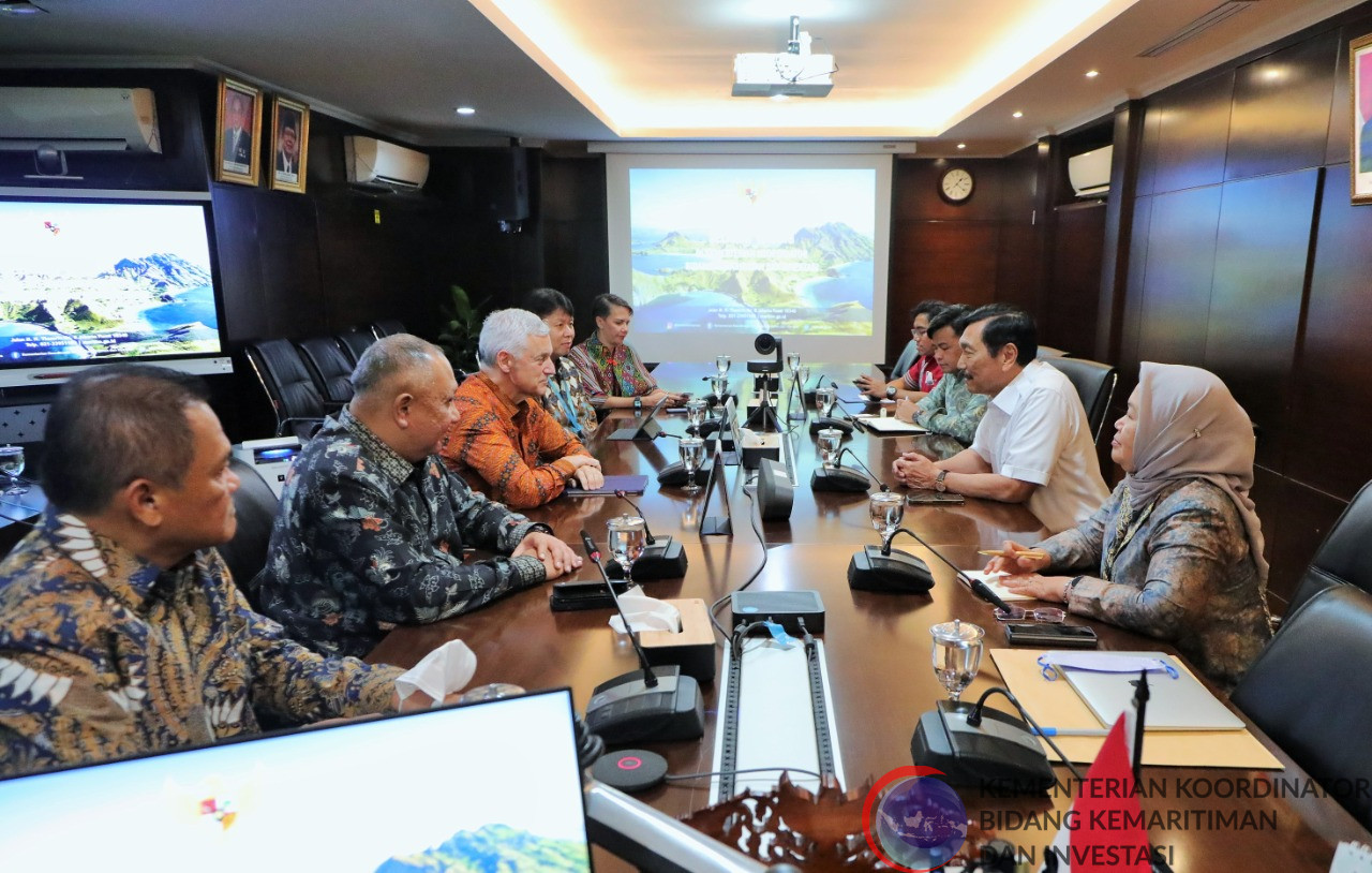 Menko Marves Meeting dengan Group CEO Standard Chartered Bank Bill Winters