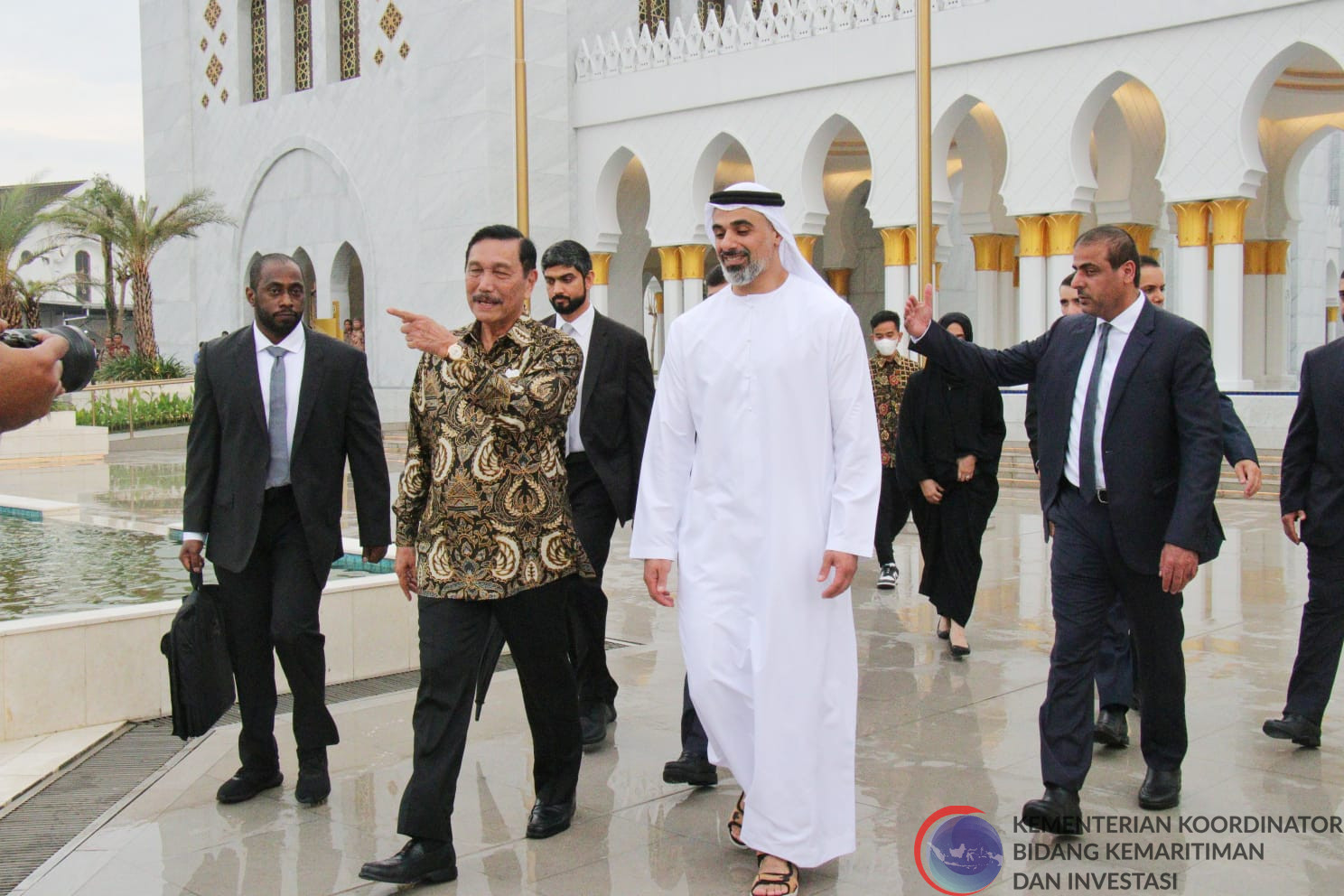 Menko mengunjung Masjid Raya Sheikh Zayed Surakarta