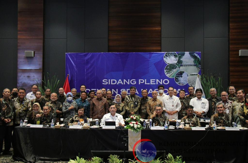 Menko Sidang Pleno Dewan Sumber Daya Air Nasional di Ballroom Samisara Lt.1, Sopo Del Tower