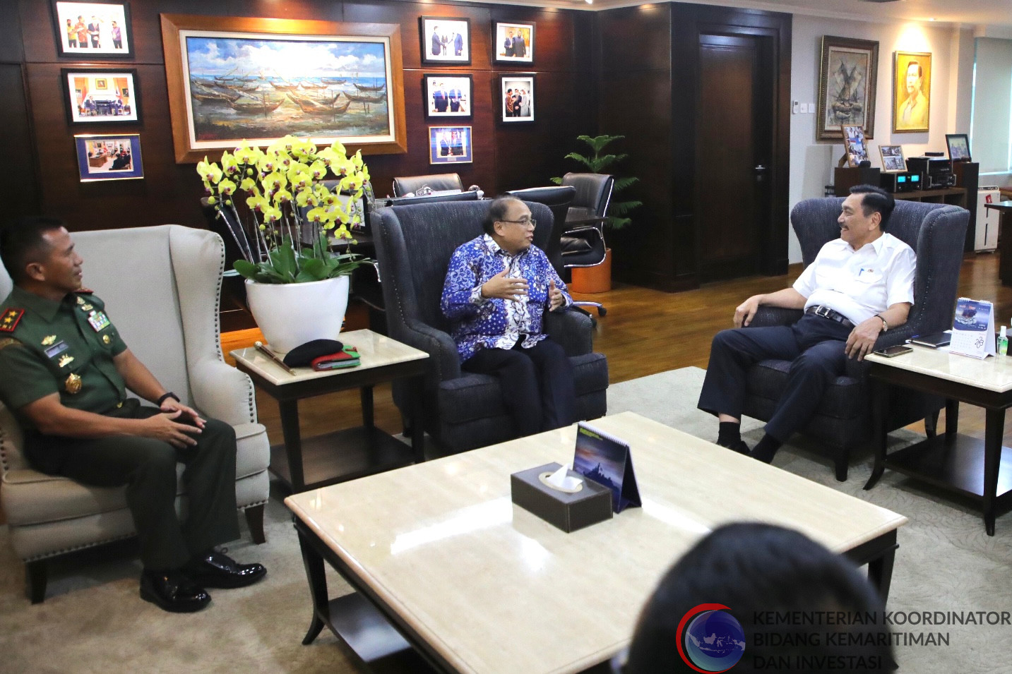 Menko Marves Meeting dengan Bapak Indroyono dan Danpussenkav di Kantor Marves