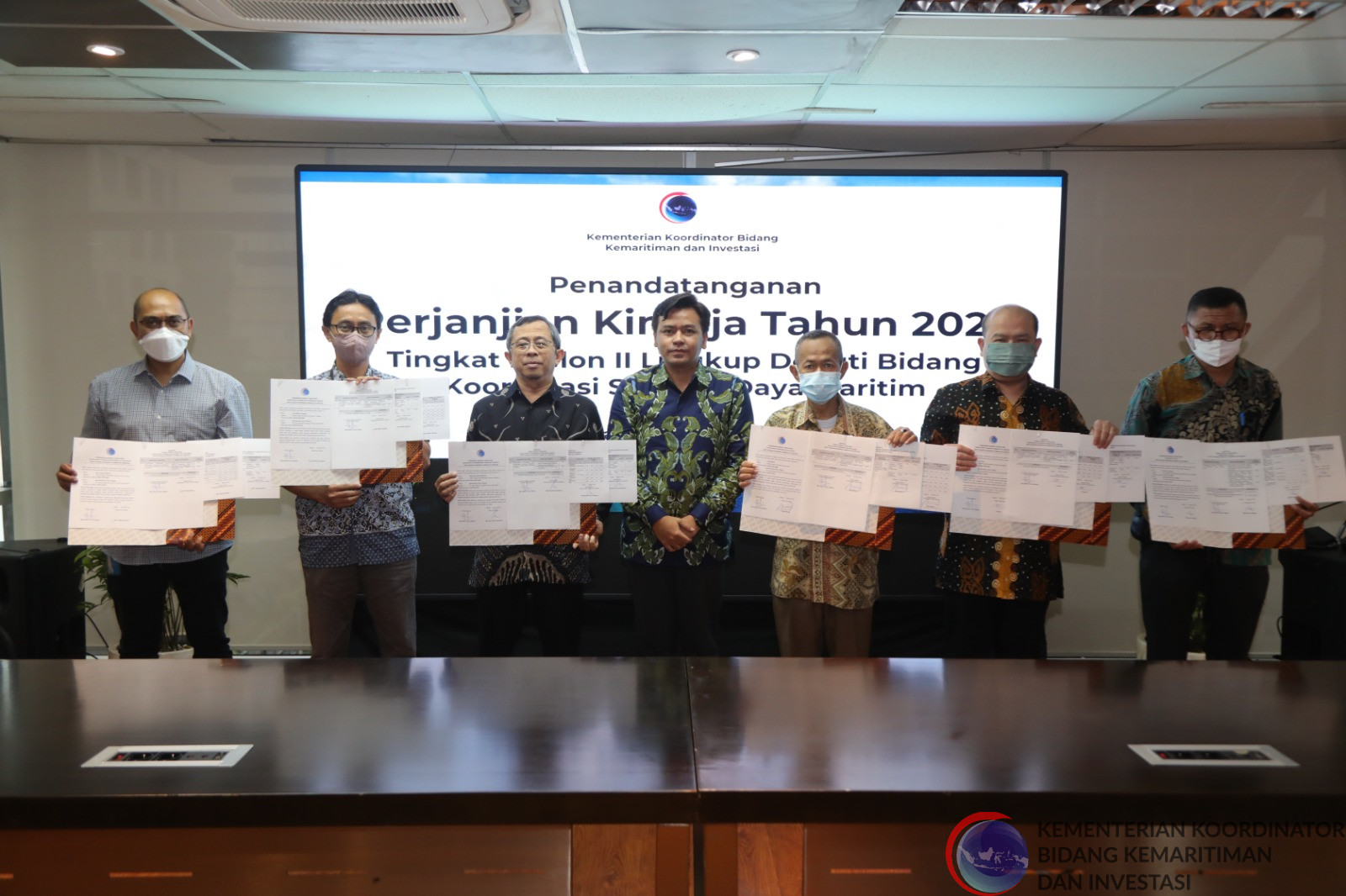 Deputi Bidang Koordinasi Sumber Daya Maritim Lakukan Penandatanganan PK, Plt Deputi Firman: Kerjakan Tugas dengan Kerja Sama yang Baik