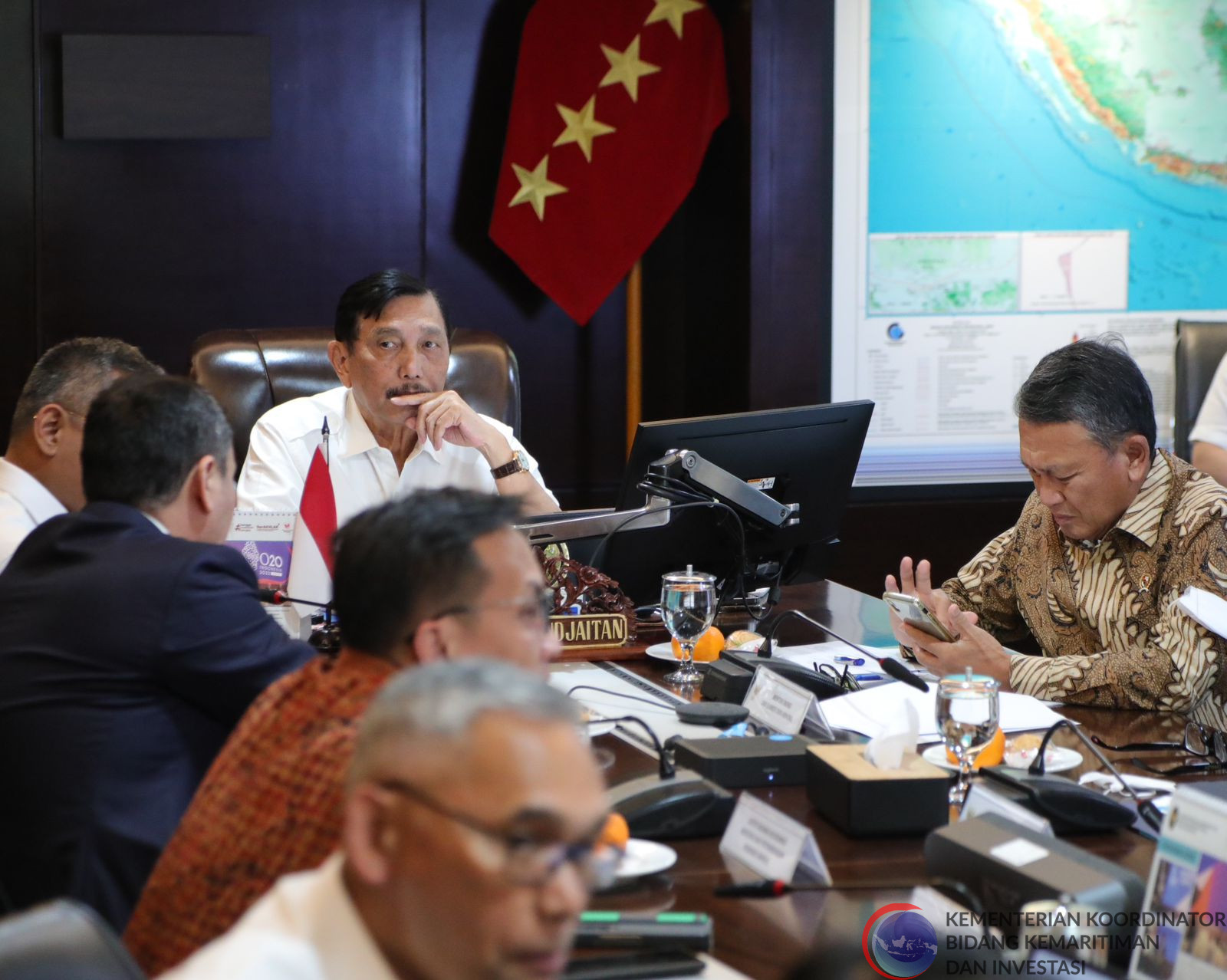 Menko Luhut Pimpin Rapat Koordinasi Disinvestasi PT Indonesia Vale Tbk