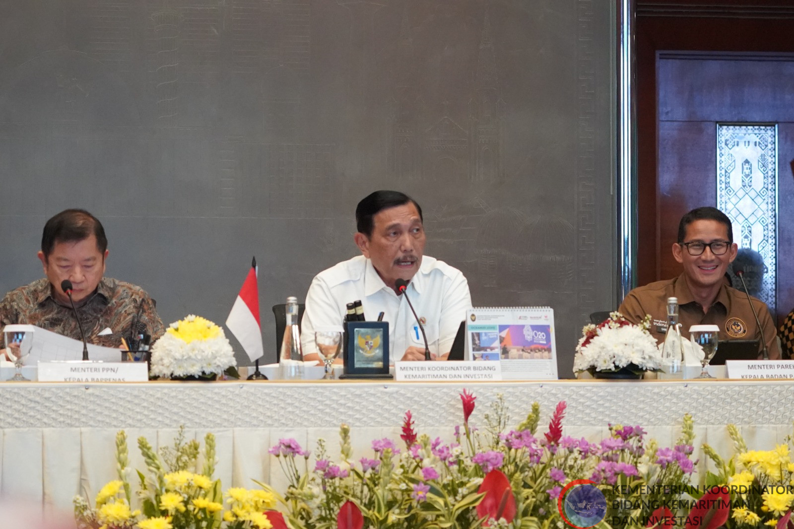 Menko Luhut Hadiri Rapat Program Kerja Tahun 2023-2024