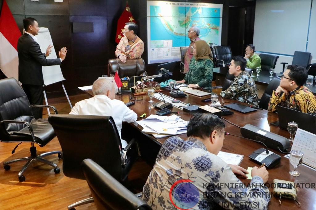 Menko Luhut Rapat Mengenai Laporan Taman Sains Dan Teknologi Herbal (TSTH)