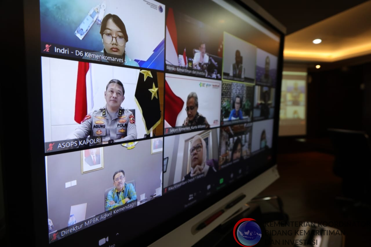 Menko Luhut Pimpin Rapat  Persiapan PPKM Award