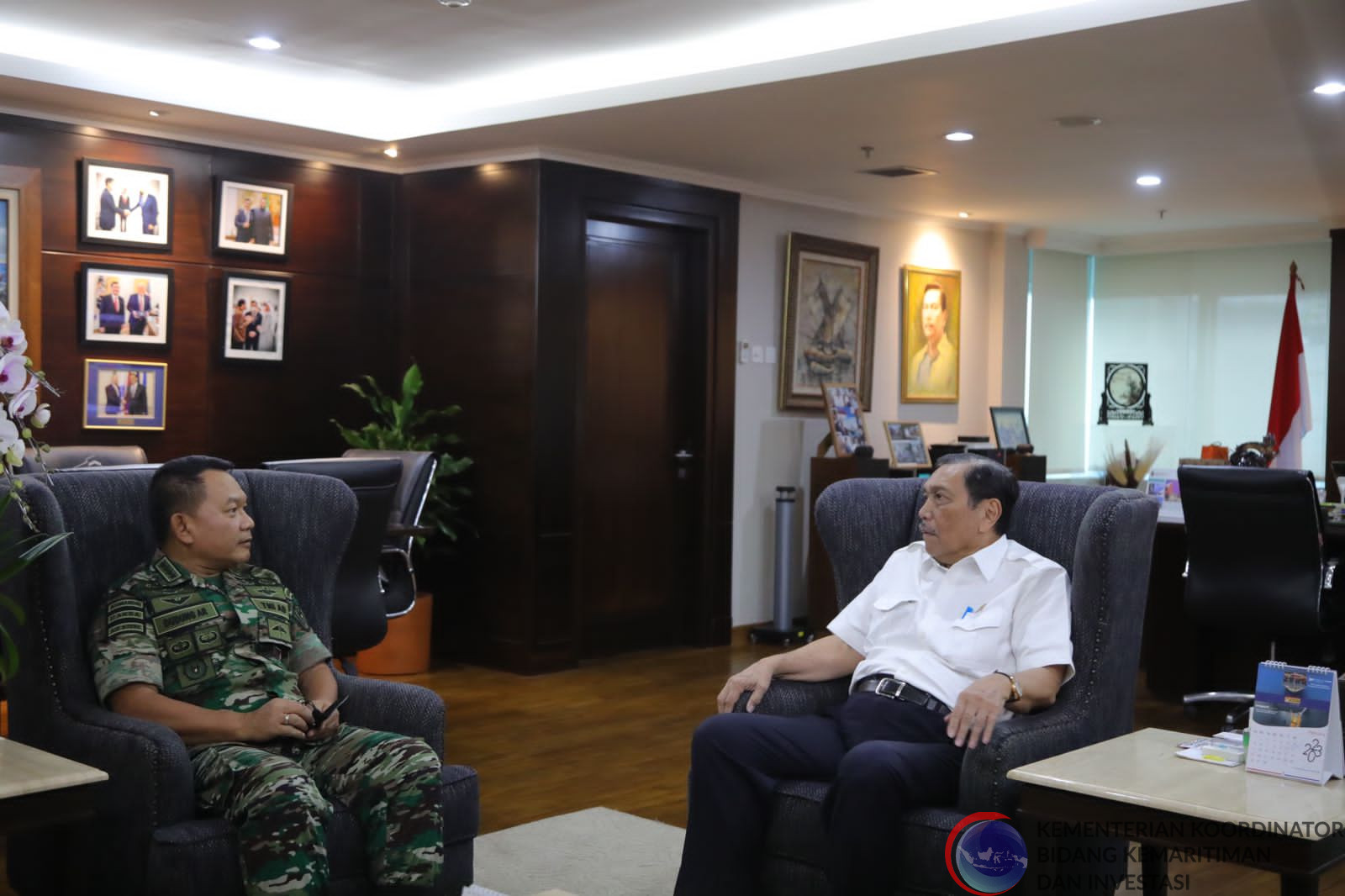 Menko Luhut Rapat Bersama Kepala Staf Angkatan Darat