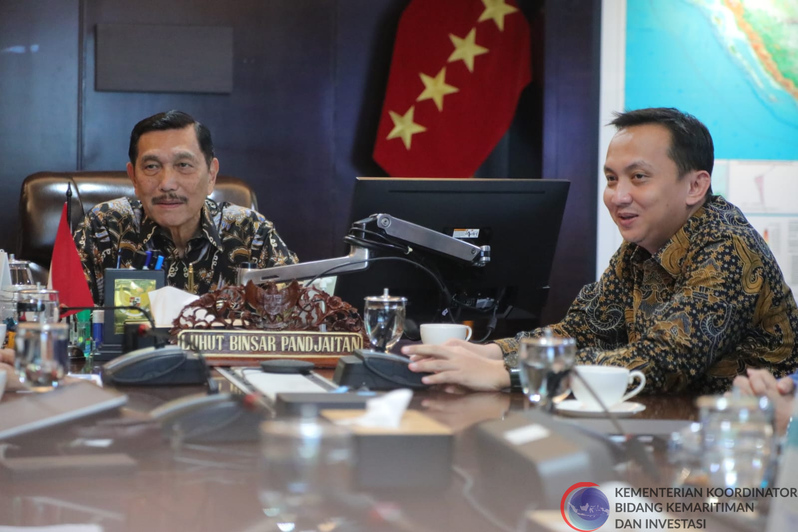 Pertemuan Menko Marves Luhut Binsar Pandjaitan dengan Direktur Utama  (BEI)