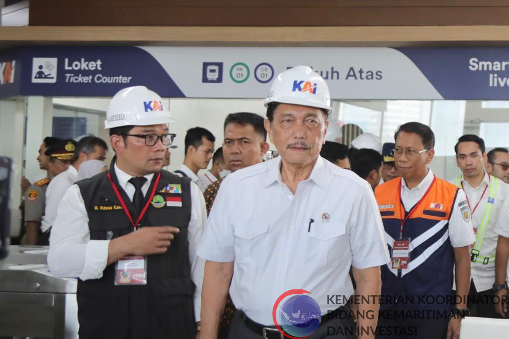 Menko Luhut Tinjau Progress LRT dan KCJB (Kereta Cepat Jakarta Bandung)