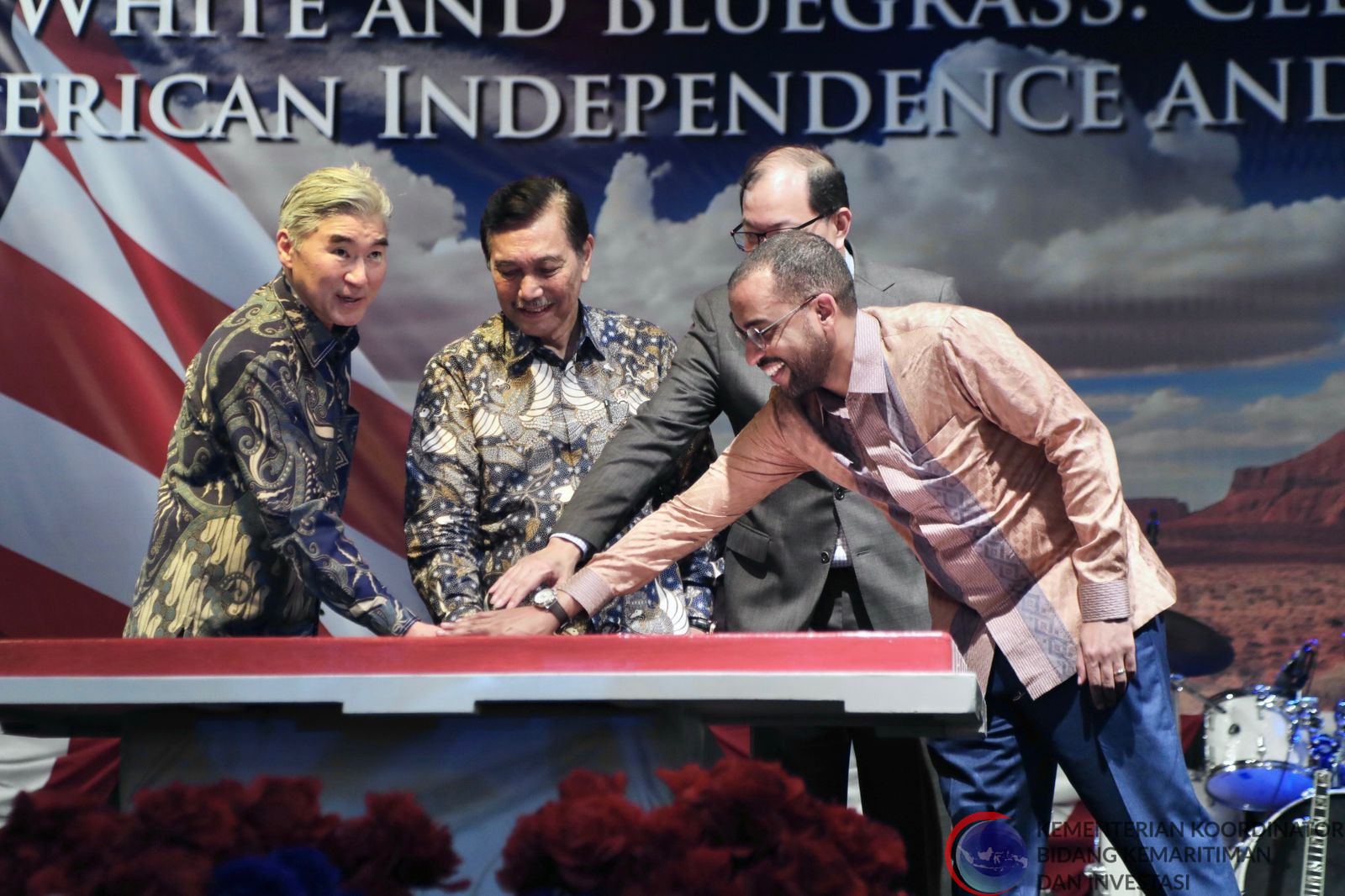 Menko Luhut Hadiri 27Th Anniversary of The Independence of the US Ambassador to Indonesia Residence, Jakarta