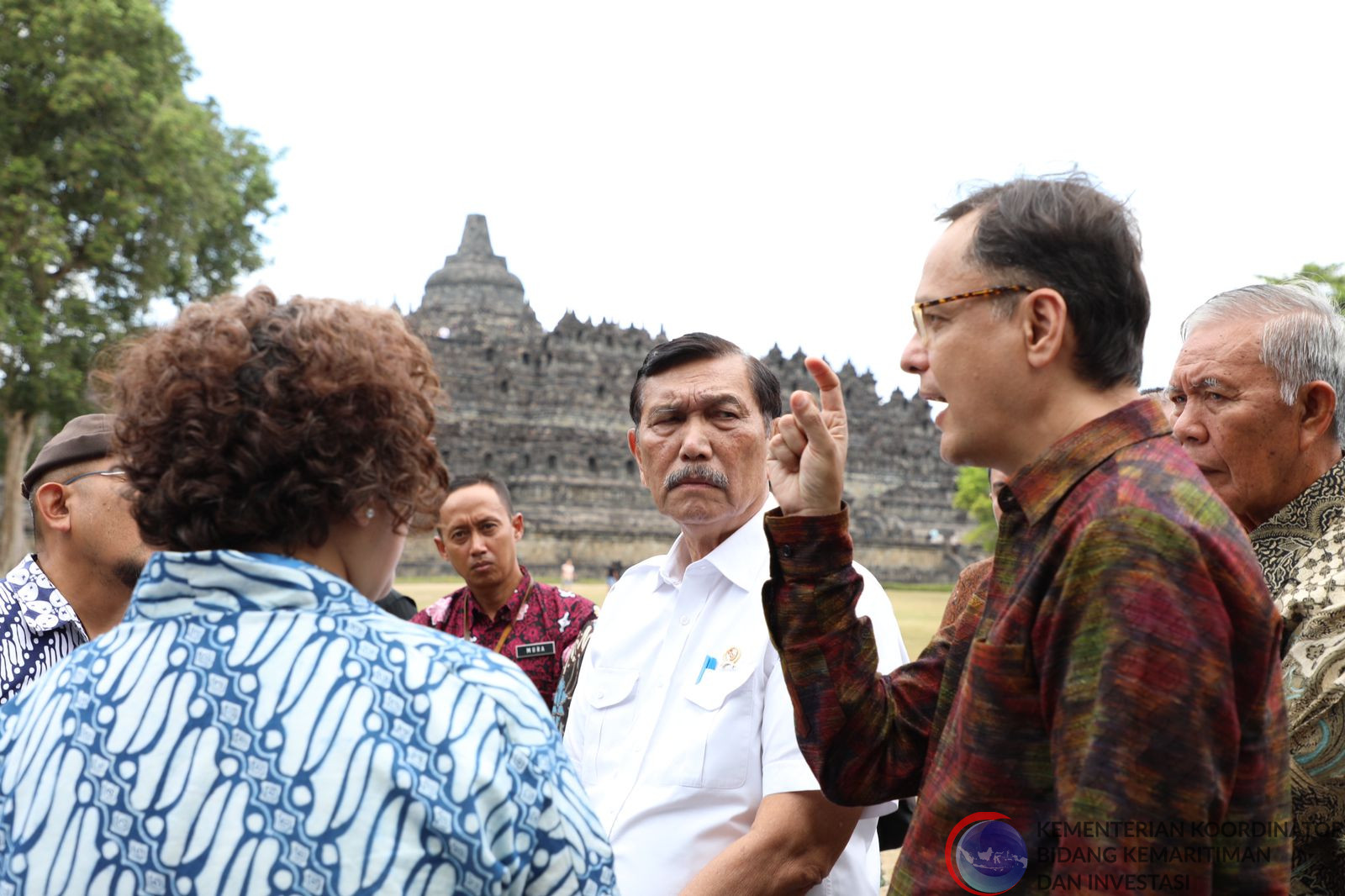 Menko Luhut Kunjungi Candi Borobudur