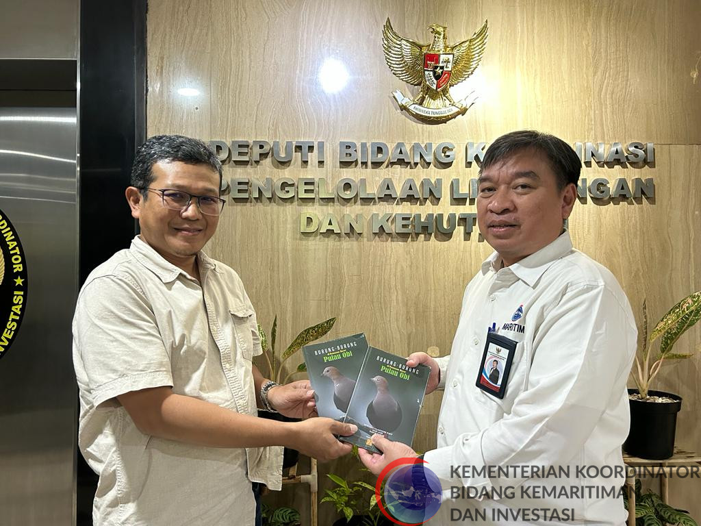 Ramaikan Bulan Literasi Maritim, Kemenko Marves dan TBP Berbagi Buku Bacaan Anak