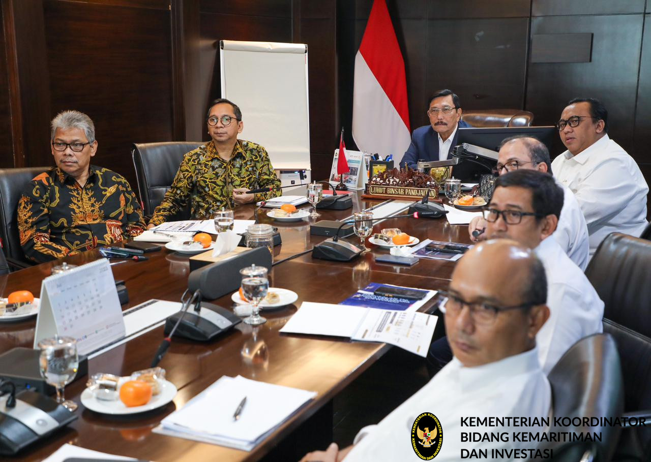 Menko Meeting Pak Andi Gani (Komut PT Pembangunan Perumahan) + Sesmenko di Kantor Maritim