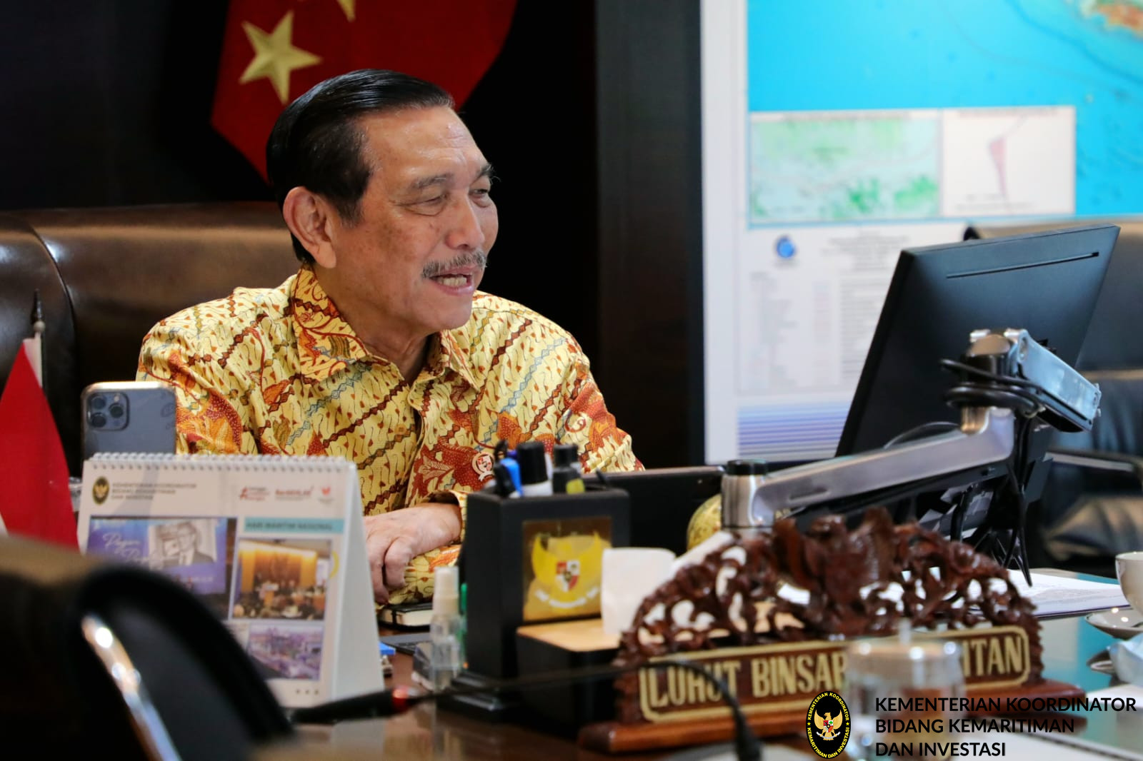 Menko Luhut menghadiri acara Vidcon Rapat Koordinasi Persiapan Pembahasan Isu Borobudur dalam Sidang Extended 45th Session of the World Heritage Committee (WHC) di Kantor Marves