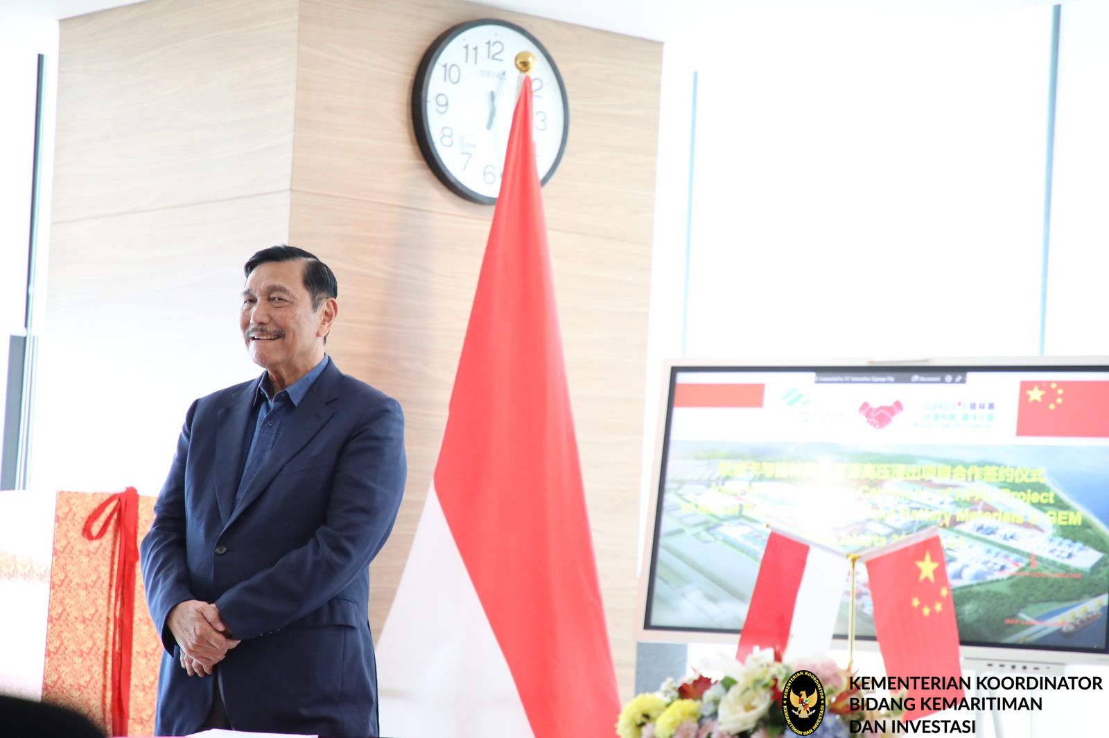 Menko pada Joint Venture Ceremony of HPAL Project of Nickel Resources for Merdeka Battery Materials & GEM,l di Treasury Tower SCBD