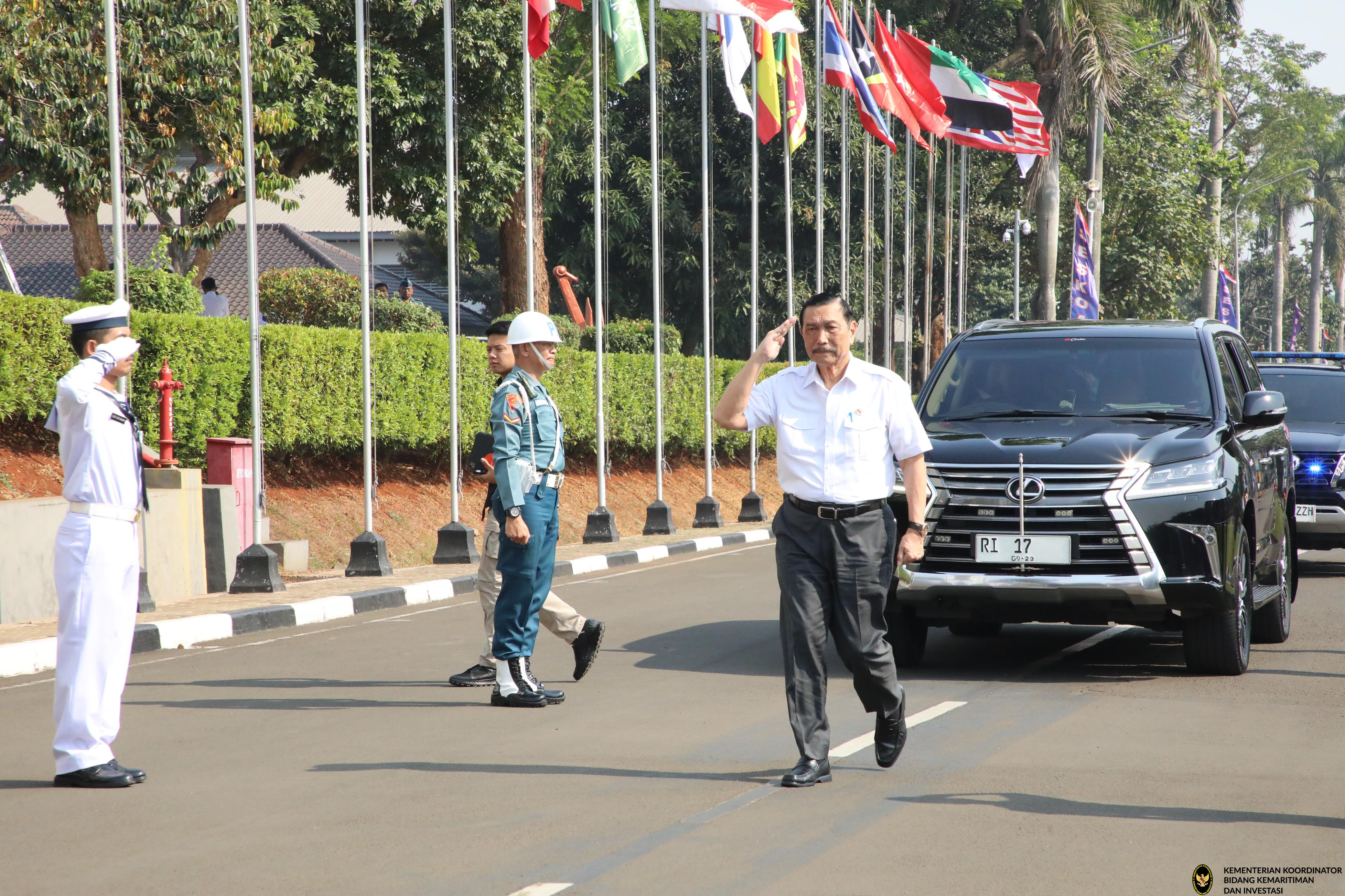 Menko Luhut pada Seminar Maritim Nasional di Auditorium Yos Soedarso Seskoal