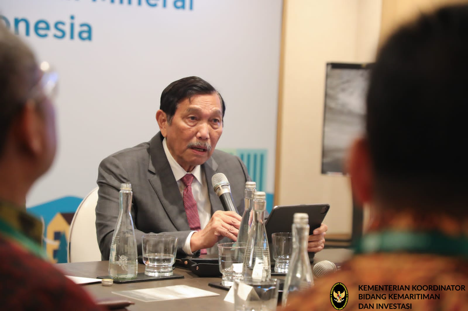 Menko Luhut dalam Rapat Koordinasi Kadin Indonedia di VIP Meeting Room, Park Hyatt Hotel