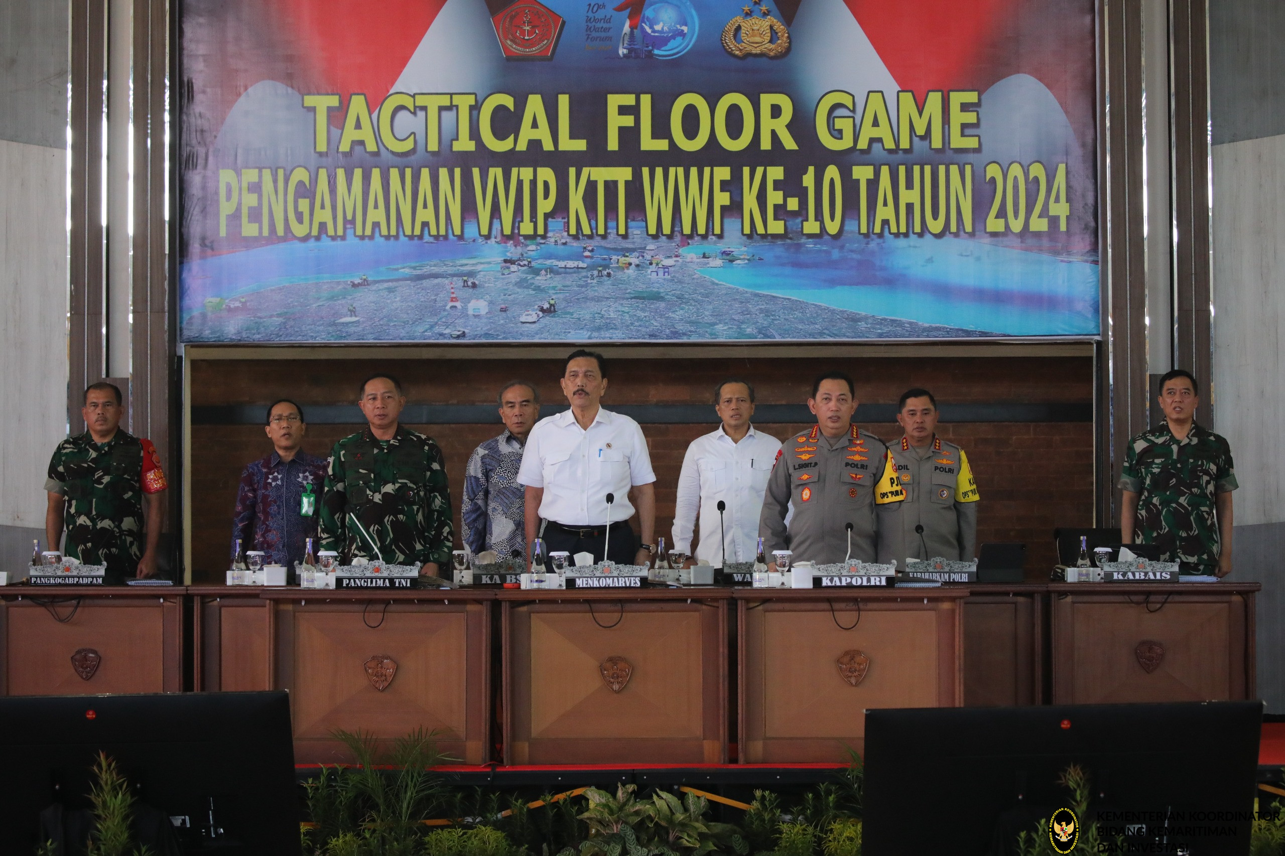 Menko Marves menghadiri Tactical Floor Game (TFG) Pelaksanaan World Water Forum ke-10 di GOR Yudomo, Kepaon (17/05/2024)