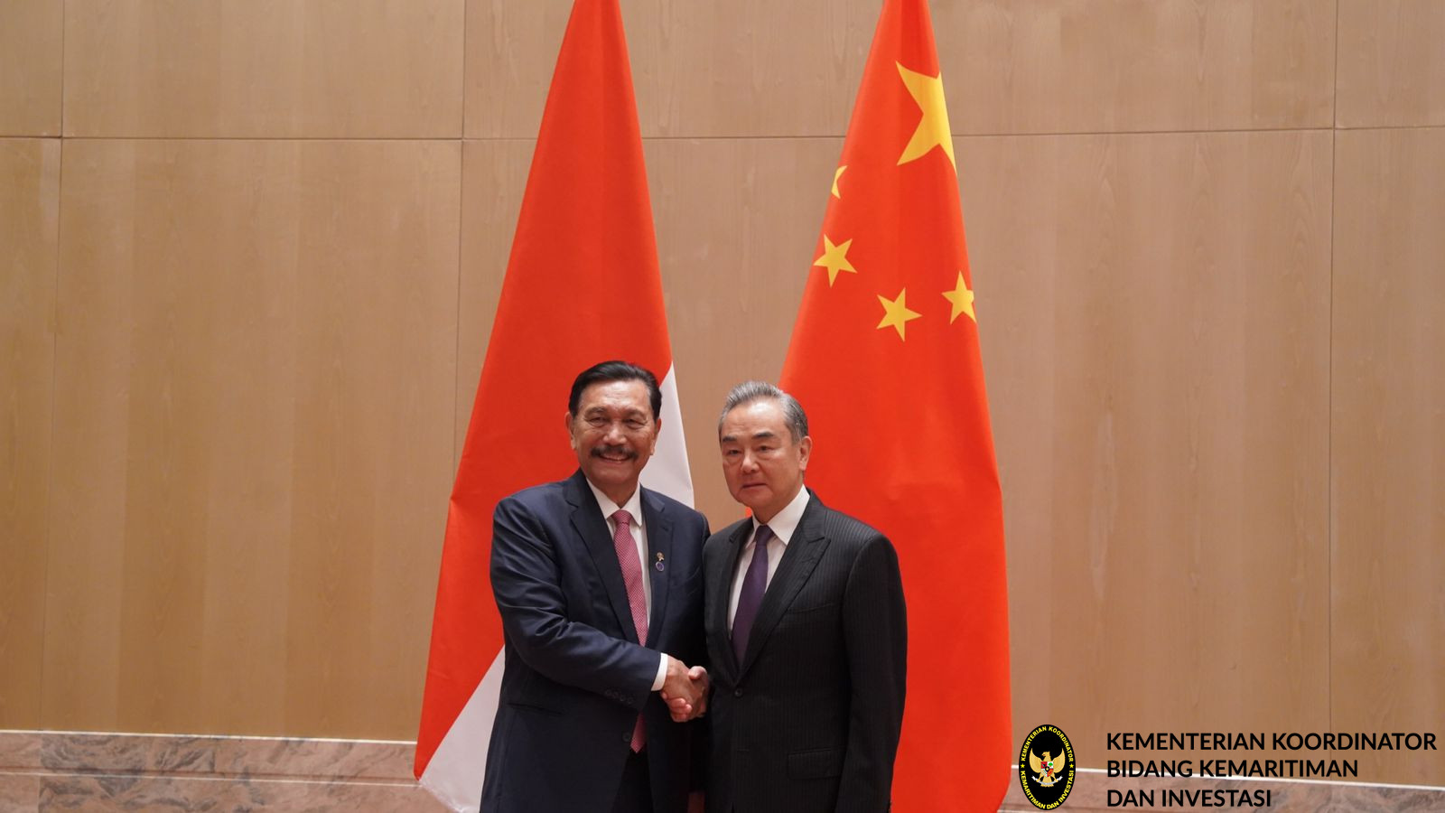 Menko Luhut Bahas Usulan Tiga Arah Kerja Sama bersama Menteri Luar Negeri Tiongkok