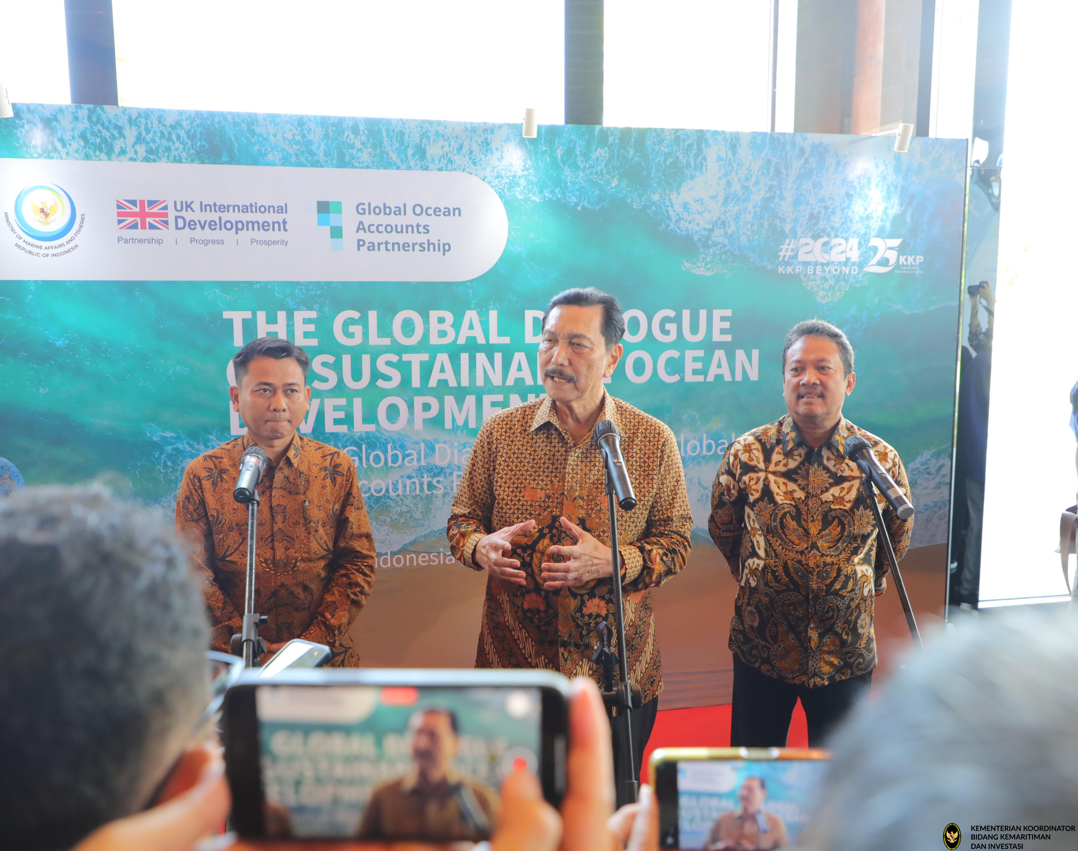 Hadiri Peluncuran Ocean Accounts Indonesia, Menko Luhut Beberkan Upaya Indonesia dalam Penanganan Laut Berkelanjutan