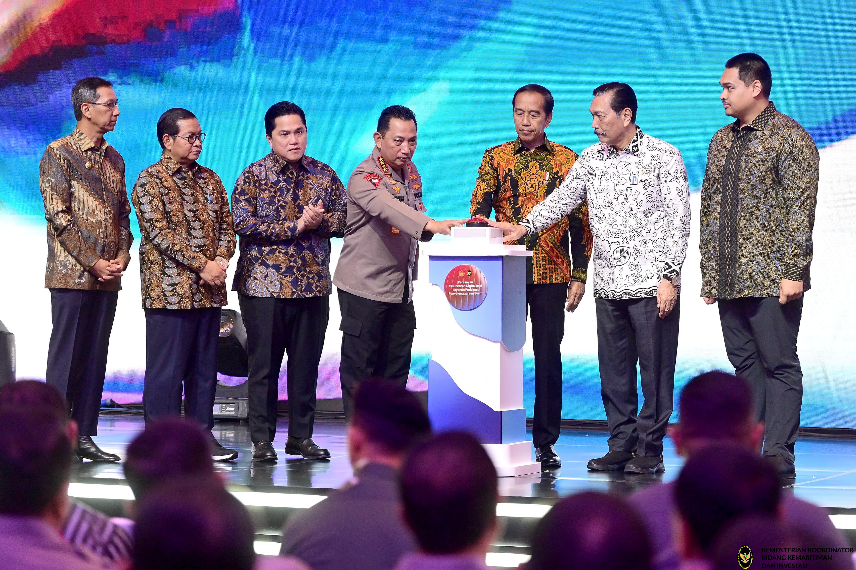 Menko Mendampingi Presiden  Acara Grand Launching Layanan Perizinan Penyelenggaraan Event