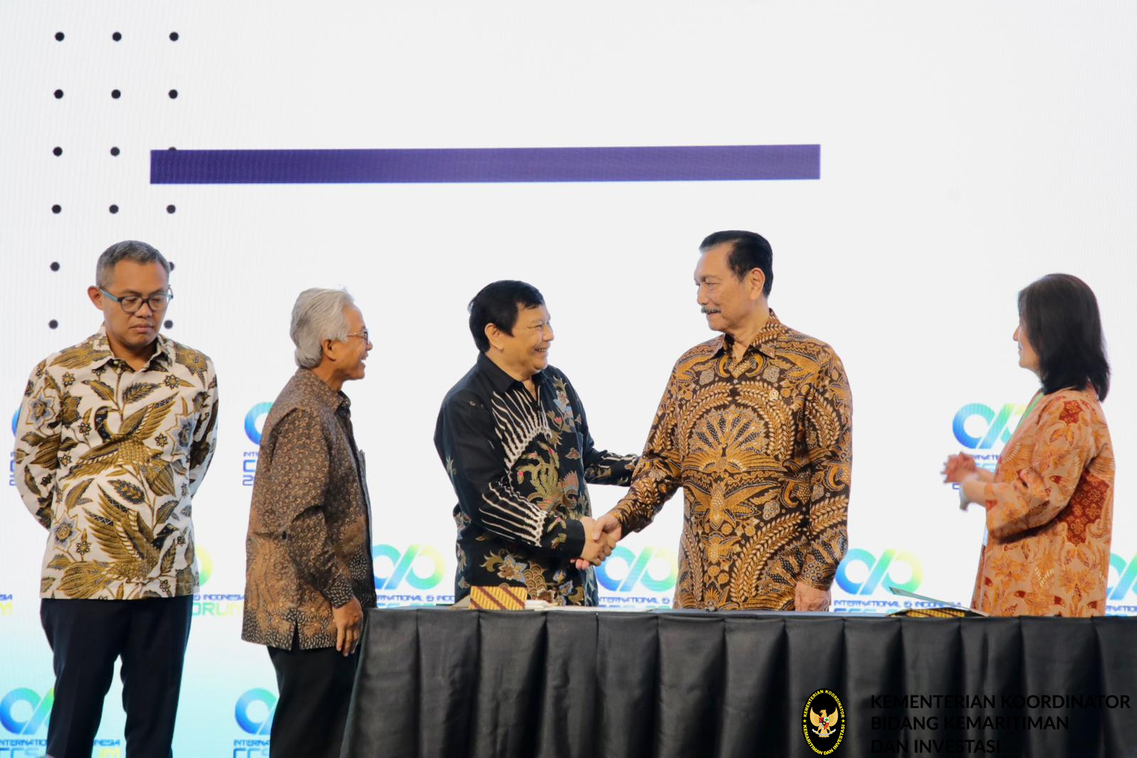 Menko Luhut hadiri International & Indonesia CCS Forum si JCC Jakarta