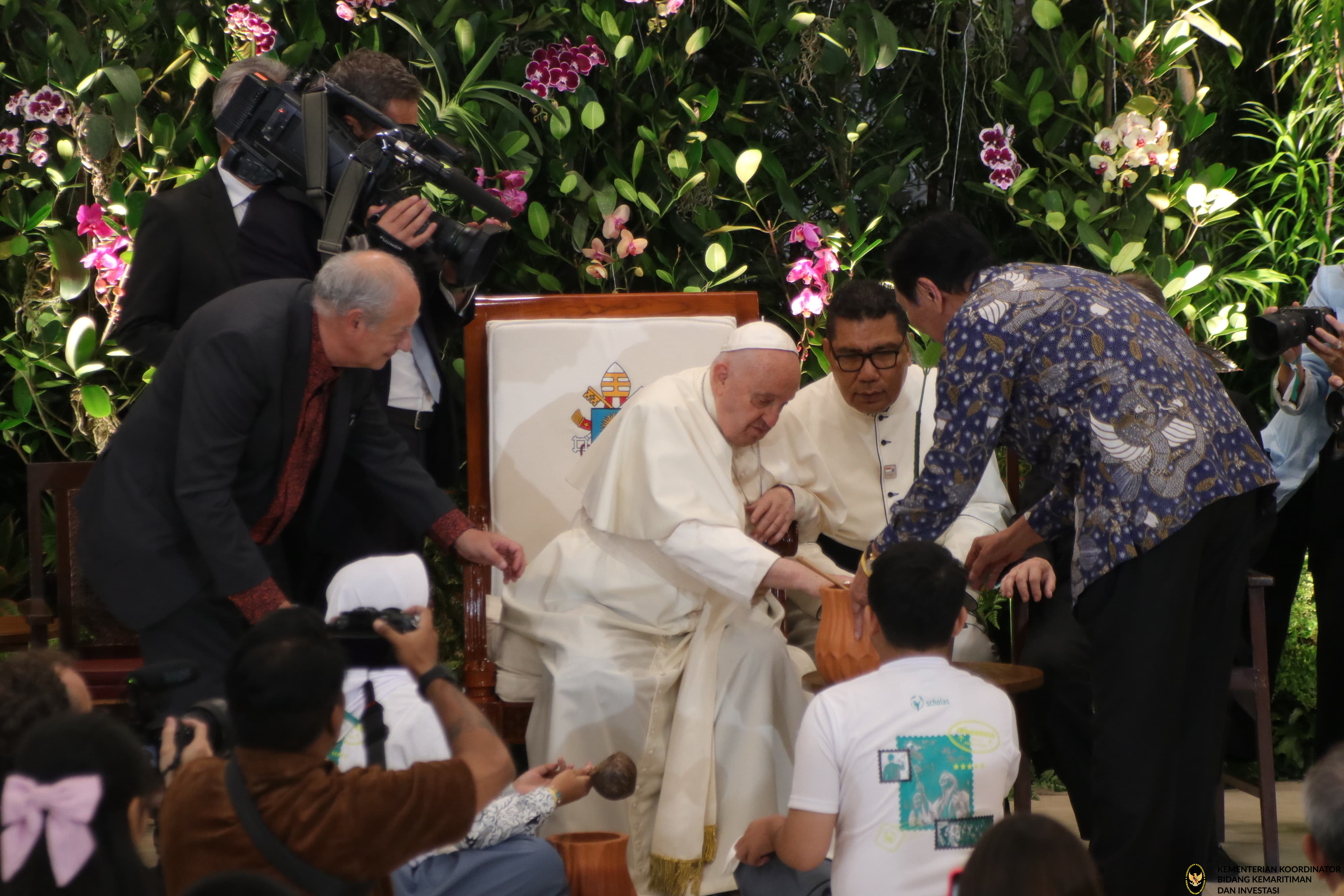 Dari Gereja Katedral Jakarta, Paus Fransiskus Serukan Perlindungan Bumi kepada Dunia